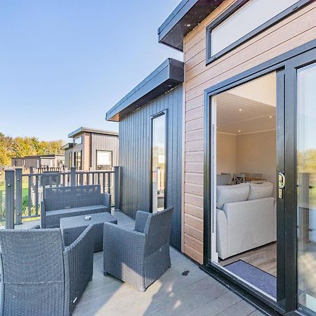Poulton-le-Fylde Waterside Hambleton Lakeside Lodges מראה חיצוני תמונה