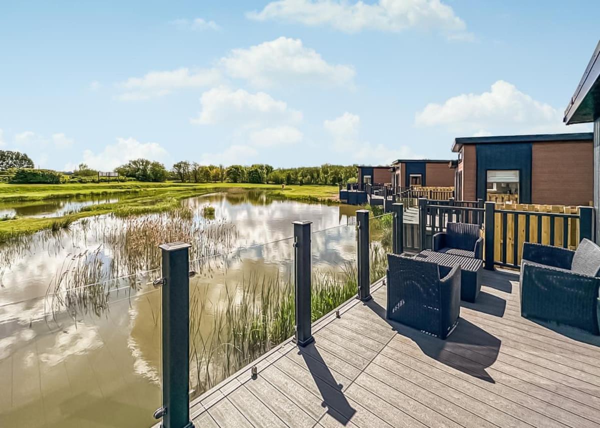 Poulton-le-Fylde Waterside Hambleton Lakeside Lodges מראה חיצוני תמונה